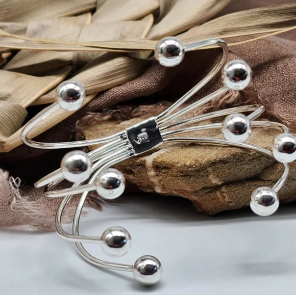 NEIMAN MARCUS PREMIUM 925 SILVER BRACELET Minimalist Contemporary Style - Picture 5 of 6